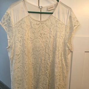 Chico’s lace blouse very flattering NWOT